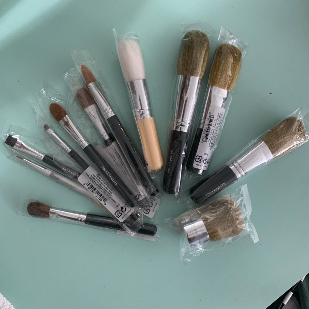Brand new Bundle of Bare Minerals Brushes